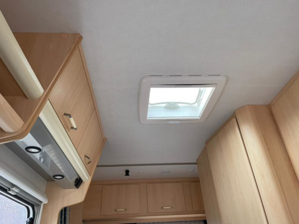 Chateau Caratt 390, BJ.2004 LICHTGEWICHT Met voortent - Afbeelding 23