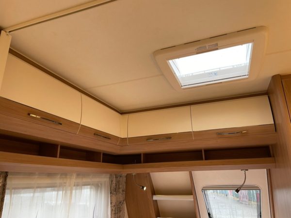 Hobby De Luxe SFE BJ.2019, Met voortent - Afbeelding 37