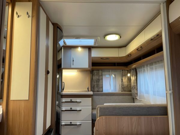 Hobby De Luxe SFE BJ.2019, Met voortent - Afbeelding 25