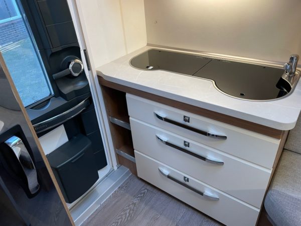 Hobby De Luxe SFE BJ.2019, Met voortent - Afbeelding 22