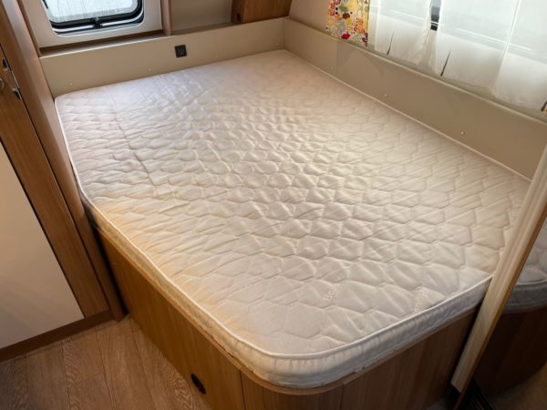 Hobby De Luxe 540 KMFE bj 2018, 6 slaapplaatsen, VOORTENT - Afbeelding 29