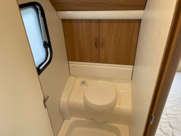Hobby De Luxe 540 KMFE bj 2018, 6 slaapplaatsen, VOORTENT - Afbeelding 23
