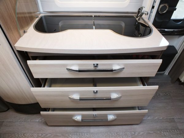 HOBBY De Luxe 490 KMF bj.2017, NIEUWSTAAT, 5/6 SLAAPPLAATSEN - Afbeelding 21