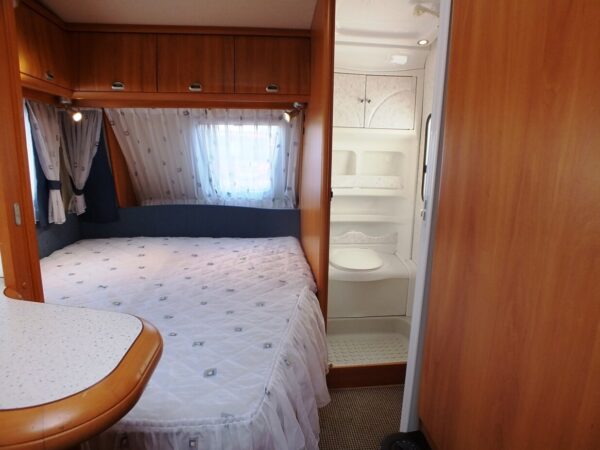 HOBBY De luxe Easy 560 KMFE bj.2006, 6 slaapplaatsen - Afbeelding 8