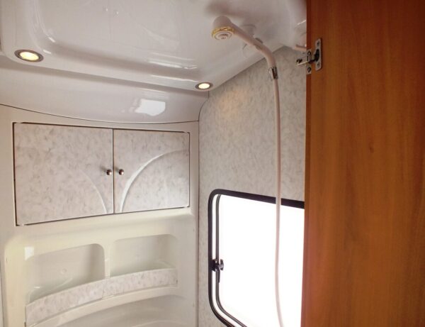 HOBBY De luxe Easy 560 KMFE bj.2006, 6 slaapplaatsen - Afbeelding 26
