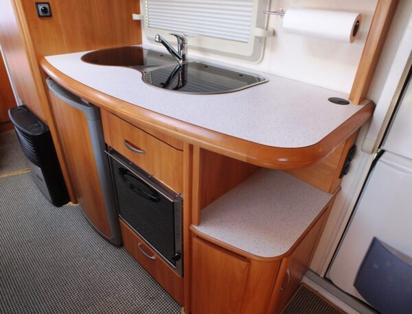 HOBBY De luxe Easy 560 KMFE bj.2006, 6 slaapplaatsen - Afbeelding 17