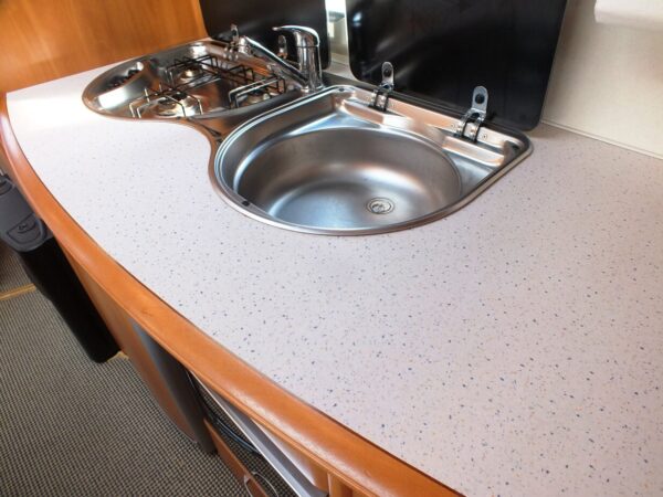 HOBBY De luxe Easy 560 KMFE bj.2006, 6 slaapplaatsen - Afbeelding 18