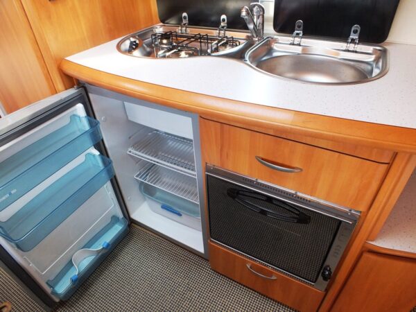 HOBBY De luxe Easy 560 KMFE bj.2006, 6 slaapplaatsen - Afbeelding 19
