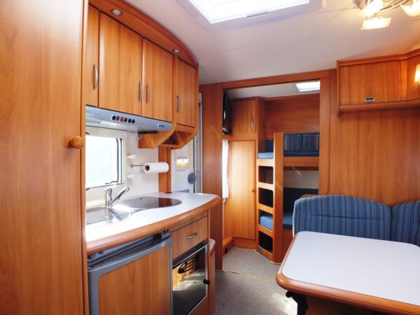 HOBBY De luxe Easy 560 KMFE bj.2006, 6 slaapplaatsen - Afbeelding 15