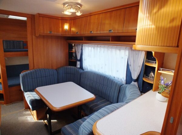 HOBBY De luxe Easy 560 KMFE bj.2006, 6 slaapplaatsen - Afbeelding 10