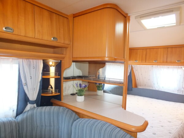HOBBY De luxe Easy 560 KMFE bj.2006, 6 slaapplaatsen - Afbeelding 27
