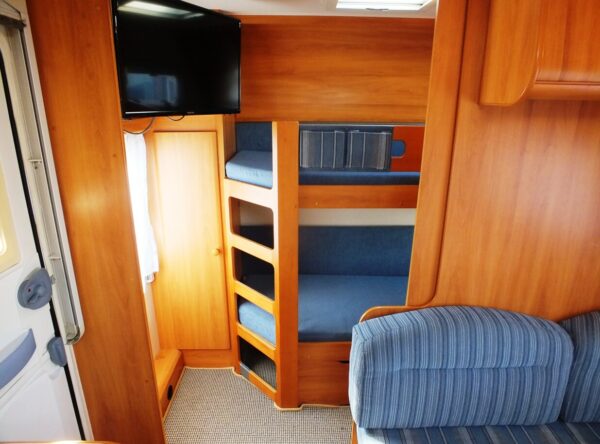HOBBY De luxe Easy 560 KMFE bj.2006, 6 slaapplaatsen - Afbeelding 12