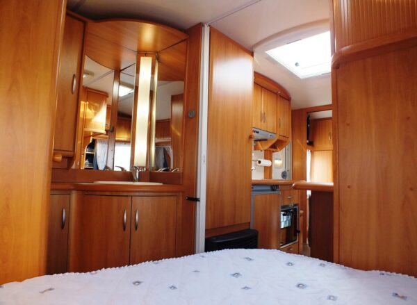 HOBBY De luxe Easy 560 KMFE bj.2006, 6 slaapplaatsen - Afbeelding 21