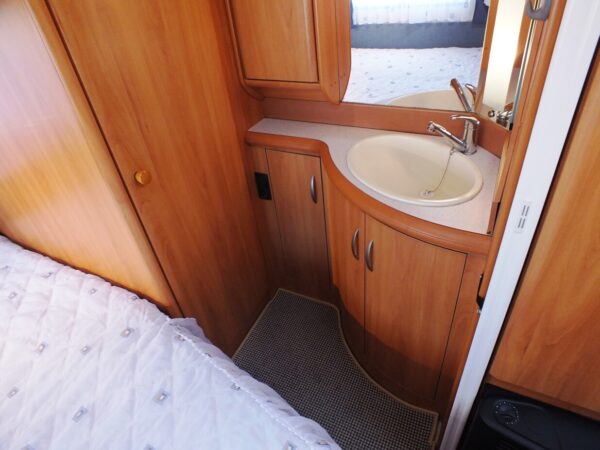 HOBBY De luxe Easy 560 KMFE bj.2006, 6 slaapplaatsen - Afbeelding 23