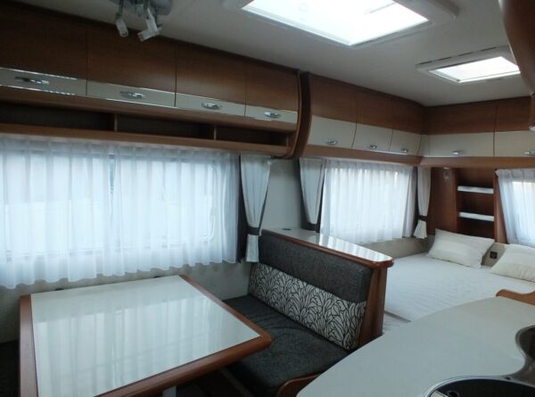Hobby Excellent 410 SFE,bj. 2011 met mover, fransbed, voortent - Afbeelding 9