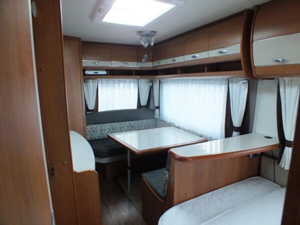 Hobby Excellent 410 SFE,bj. 2011 met mover, fransbed, voortent - Afbeelding 24