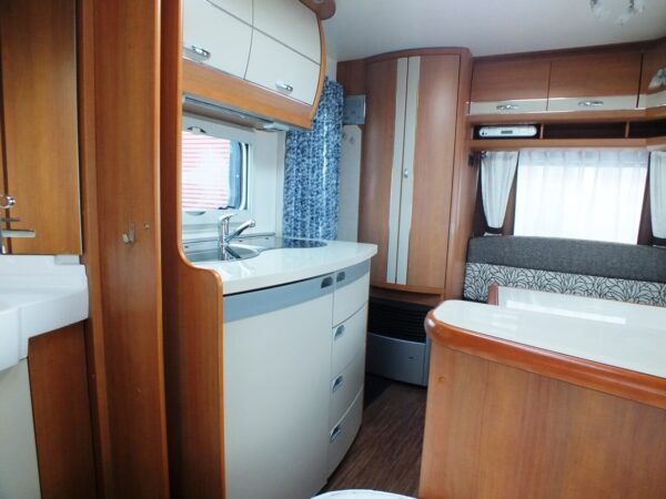 Hobby Excellent 410 SFE,bj. 2011 met mover, fransbed, voortent - Afbeelding 17