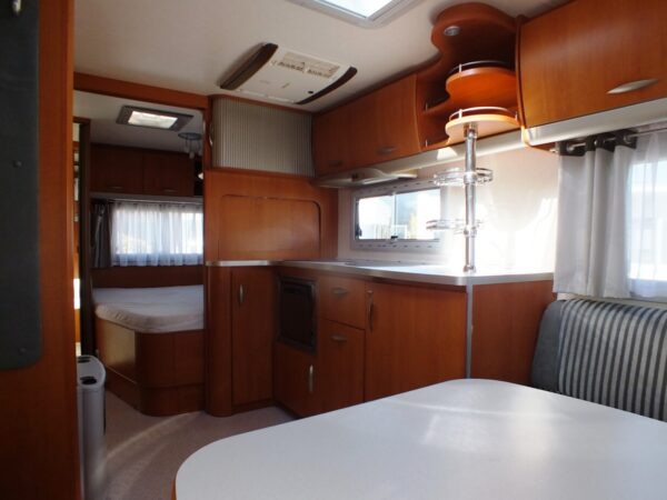 Knaus Eurostar bj.2004 met mover, airco, zakluifel, fransbed - Afbeelding 11