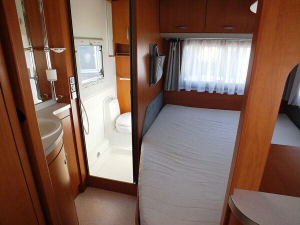 Knaus Eurostar bj.2004 met mover, airco, zakluifel, fransbed - Afbeelding 13