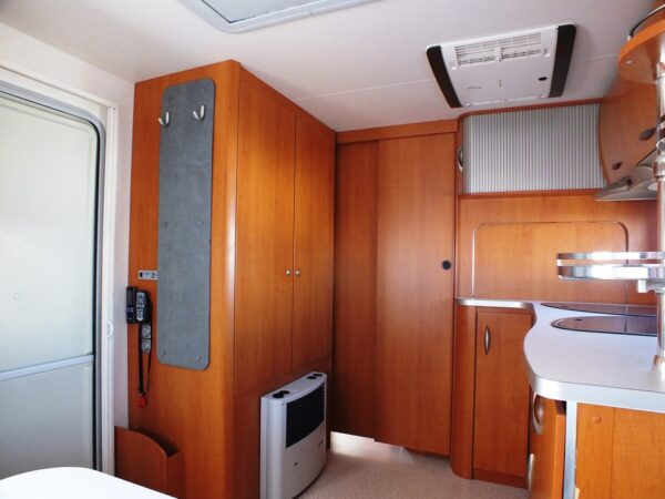 Knaus Eurostar bj.2004 met mover, airco, zakluifel, fransbed - Afbeelding 25