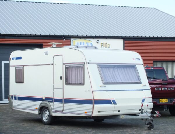 Wilk Stern 450 HTD, bj. 2001 met voortent