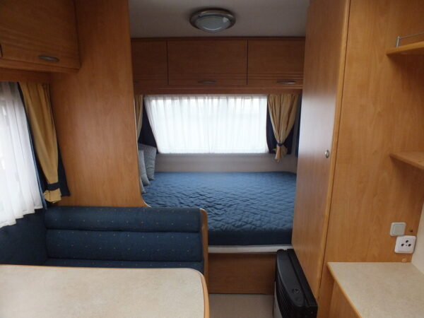 CARAVELAIR Antares Luxe 400 bj.2004, VOORTENT, BOILER DOUCHE - Afbeelding 6