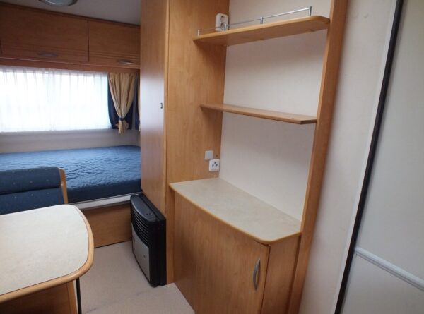 CARAVELAIR Antares Luxe 400 bj.2004, VOORTENT, BOILER DOUCHE - Afbeelding 18