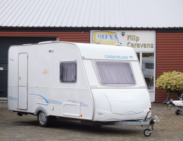 CARAVELAIR Antares Luxe 400 bj.2004, VOORTENT, BOILER DOUCHE