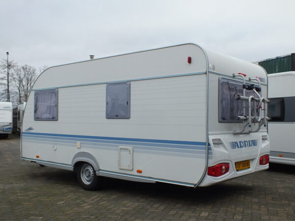 ADRIA Adora 462 UB bj.2004, 5 SLAAPPLAATSEN, met VOORTENT, DOUCHE - Afbeelding 3