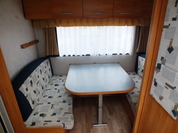 ADRIA Adora 462 UB bj.2004, 5 SLAAPPLAATSEN, met VOORTENT, DOUCHE - Afbeelding 10