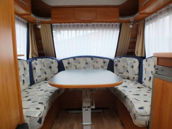 ADRIA Adora 462 UB bj.2004, 5 SLAAPPLAATSEN, met VOORTENT, DOUCHE - Afbeelding 6