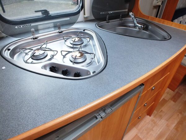 ADRIA Adora 462 UB bj.2004, 5 SLAAPPLAATSEN, met VOORTENT, DOUCHE - Afbeelding 19