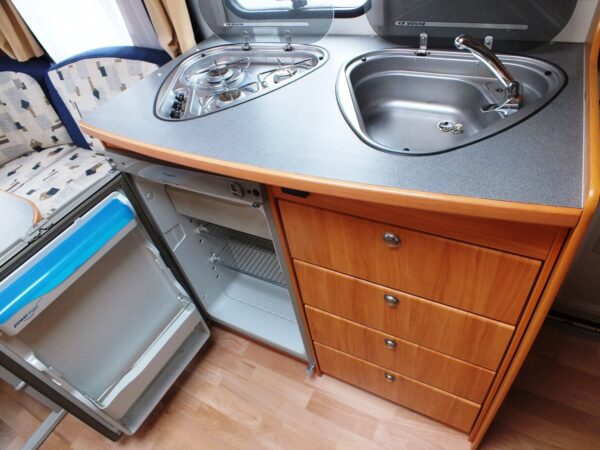 ADRIA Adora 462 UB bj.2004, 5 SLAAPPLAATSEN, met VOORTENT, DOUCHE - Afbeelding 20