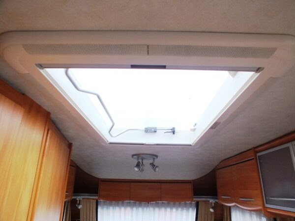 ADRIA Adora 462 UB bj.2004, 5 SLAAPPLAATSEN, met VOORTENT, DOUCHE - Afbeelding 27