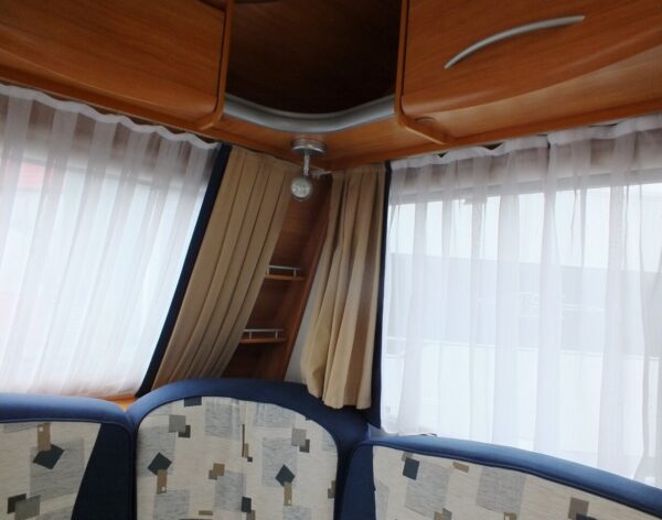 ADRIA Adora 462 UB bj.2004, 5 SLAAPPLAATSEN, met VOORTENT, DOUCHE - Afbeelding 28