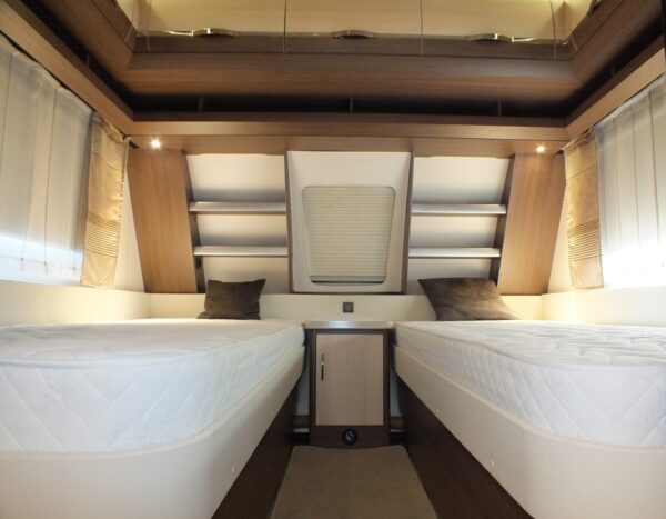 HOBBY Prestige 620 CL bj.2016, met AIRCO, 2 APARTE BEDDEN, ZAKLUIFEL - Afbeelding 9