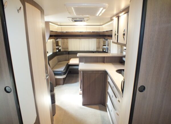 HOBBY Prestige 620 CL bj.2016, met AIRCO, 2 APARTE BEDDEN, ZAKLUIFEL - Afbeelding 3