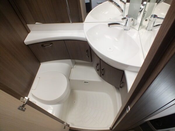 HOBBY Prestige 620 CL bj.2016, met AIRCO, 2 APARTE BEDDEN, ZAKLUIFEL - Afbeelding 21
