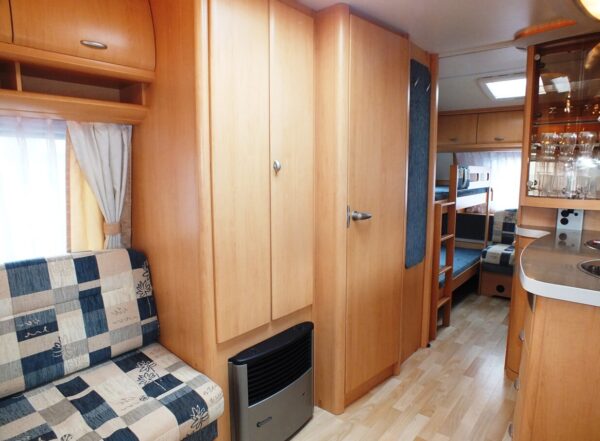 HOBBY De Luxe 540 UK bj.2007, met KINDERKAMER, VOORTENT - Afbeelding 16