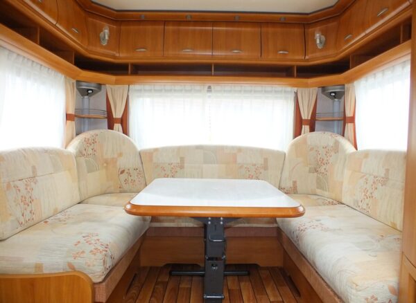 HOBBY 570 SMF bj.2007, QUEENSBED, BRAND VOORTENT - Afbeelding 8