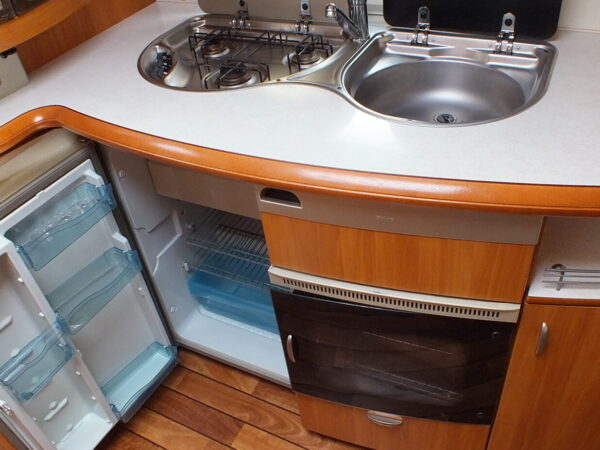 HOBBY 570 SMF bj.2007, QUEENSBED, BRAND VOORTENT - Afbeelding 12
