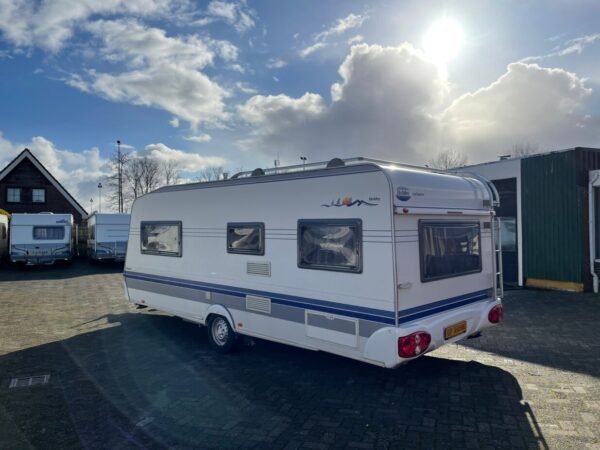 Hobby 560 UFF bj.2005 met QUEENSBED, MOVER en VOORTENT - Afbeelding 3