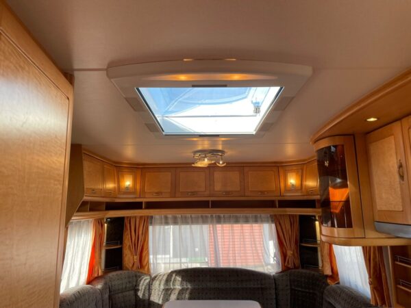 Hobby 560 UFF bj.2005 met QUEENSBED, MOVER en VOORTENT - Afbeelding 20