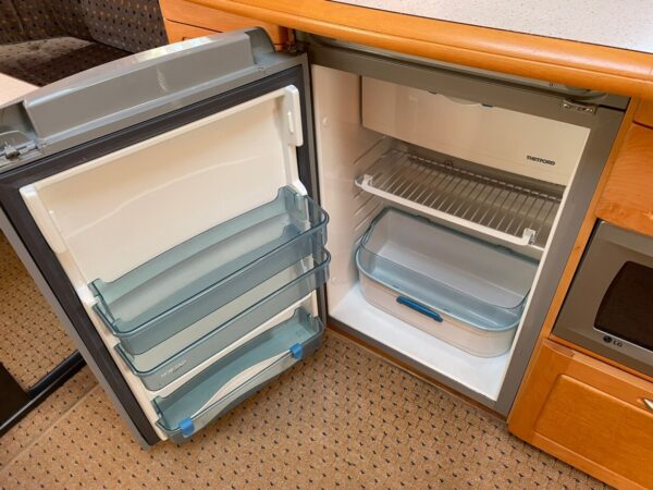 Hobby 560 UFF bj.2005 met QUEENSBED, MOVER en VOORTENT - Afbeelding 14