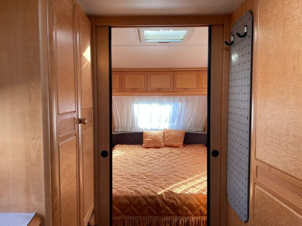 Hobby 560 UFF bj.2005 met QUEENSBED, MOVER en VOORTENT - Afbeelding 19