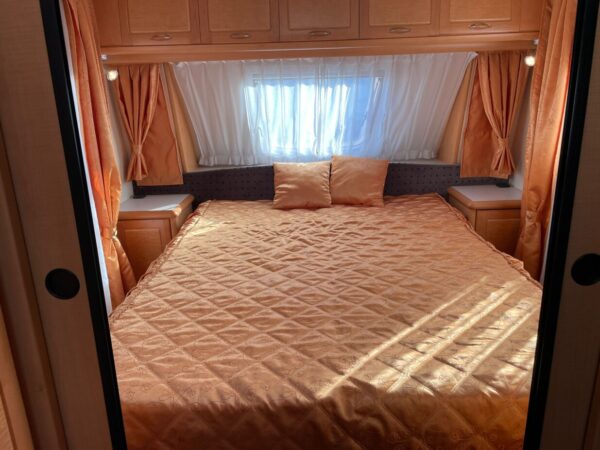 Hobby 560 UFF bj.2005 met QUEENSBED, MOVER en VOORTENT - Afbeelding 6