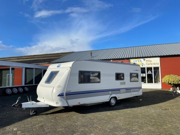 Hobby 560 UFF bj.2005 met QUEENSBED, MOVER en VOORTENT - Afbeelding 2