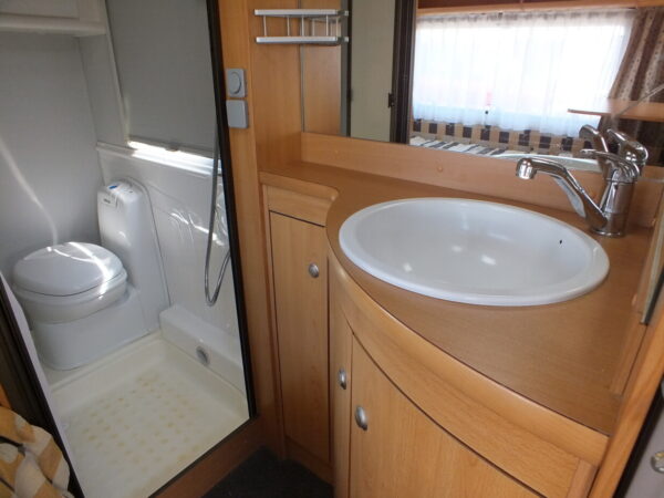 KNAUS Sudwind 450 TF bj.2002, met DOREMA VOORTENT en DOUCHE - Afbeelding 20