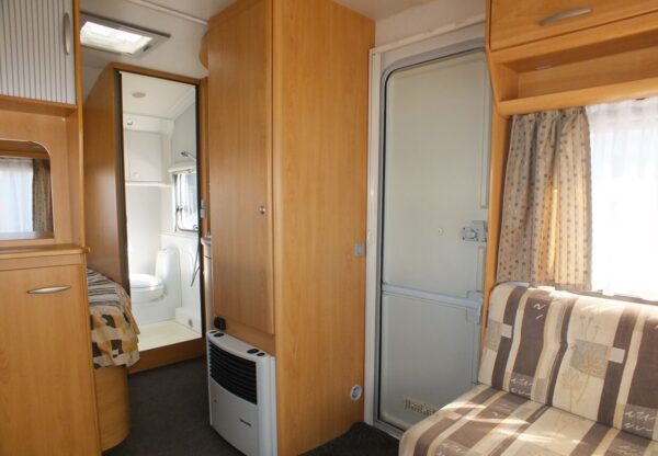 KNAUS Sudwind 450 TF bj.2002, met DOREMA VOORTENT en DOUCHE - Afbeelding 17