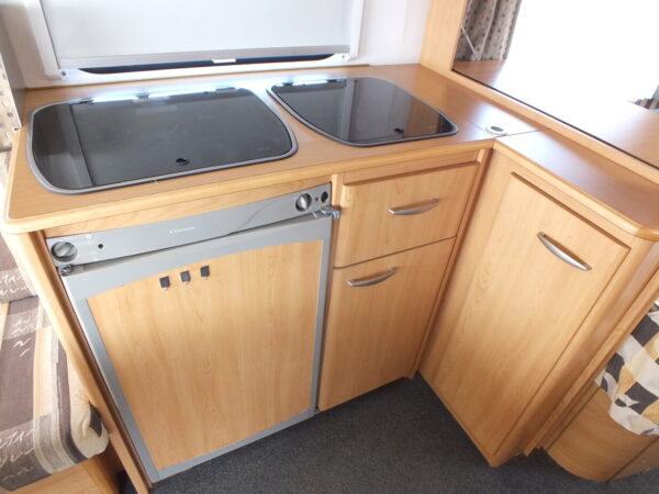 KNAUS Sudwind 450 TF bj.2002, met DOREMA VOORTENT en DOUCHE - Afbeelding 13